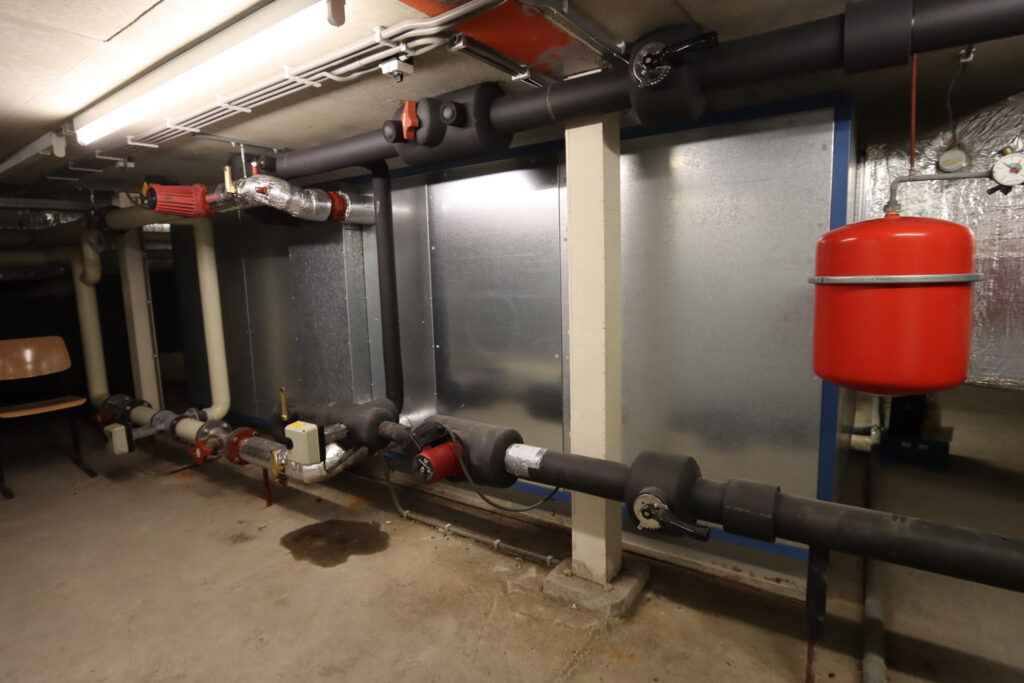 21dc82c2-e127-49d4-b3ba-8d7e87c38767-2