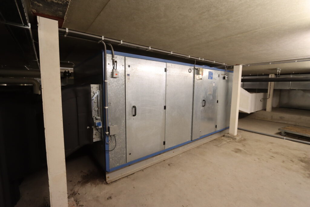 37897003-18aa-40dd-a813-e053f1619eef