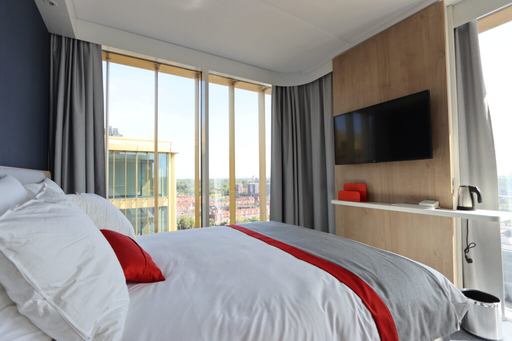 f83bb48f-be8e-4550-bb6c-a43ed5d65194